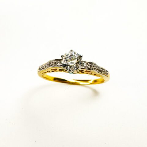 Rang e zevar jewellery shop.