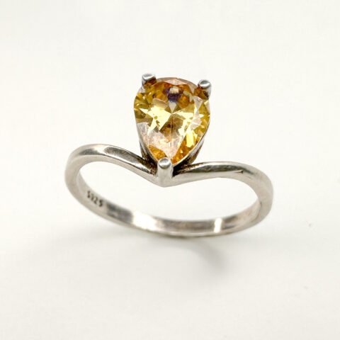 hart stone rings for sale at rang e zevar I-8 Markaz islamabad